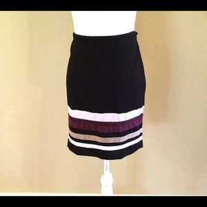 WHBM BLACK SKIRT W/STRIPED DETAIL